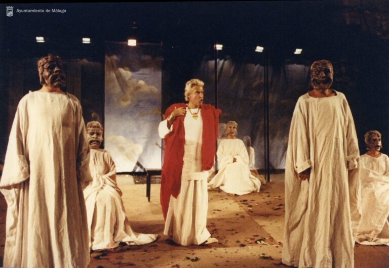 Festival Internacional de Teatro de Málaga, representación de Antigona de Salvador Spriu en el teatro romano, 1986, Archivo Histórico Municipal de Málaga