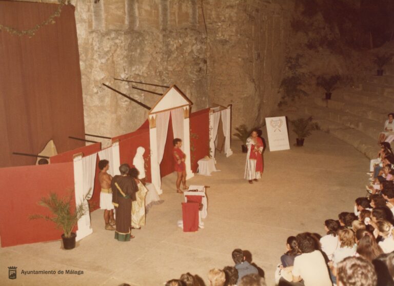 Representación teatral en el teatro romano de Málaga, 1984, Archivo Histórico Municipal de Málaga